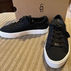 NEW UGGS Zilo Knit Sneaker